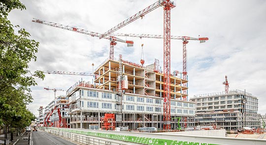 Levage et mise en œuvre sur chantier des panneaux CLT en bois